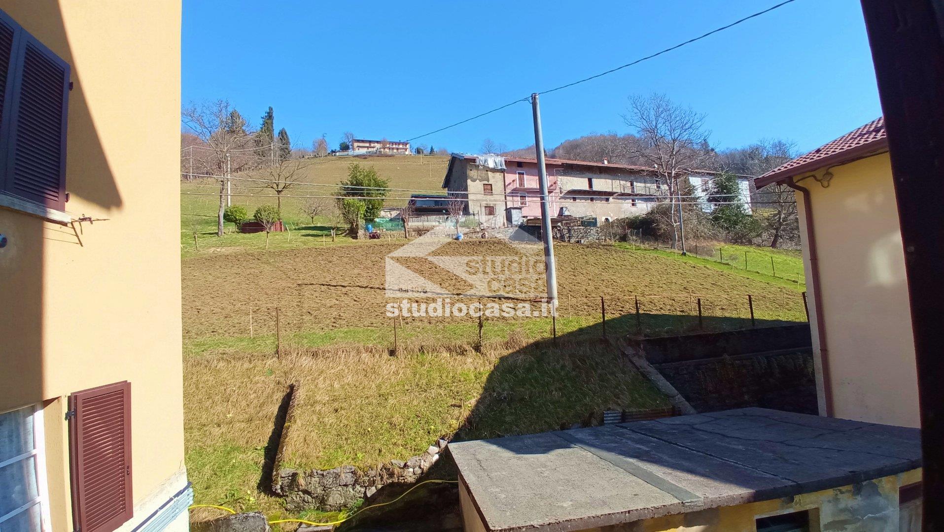 Appartamento in vendita a Gorno