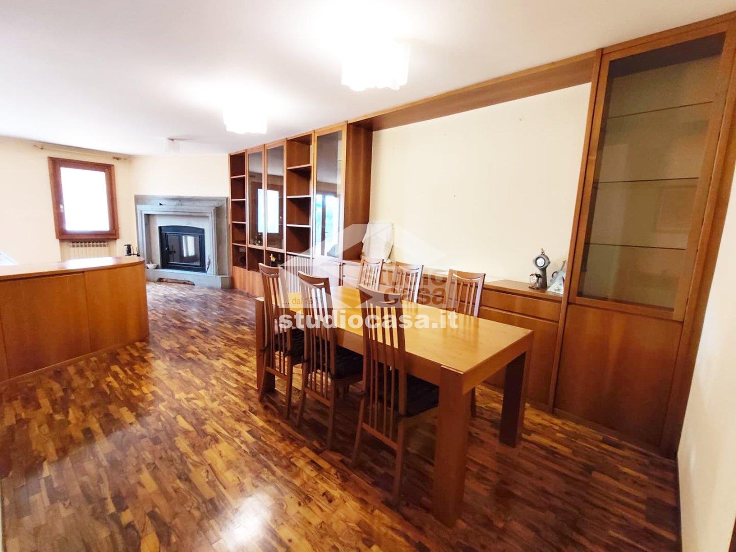 Casa Unifamiliare in vendita a Clusone