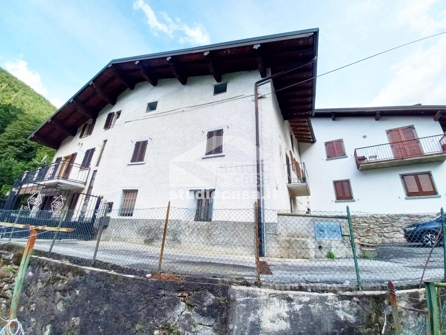 Casa Unifamiliare in vendita a Gandellino