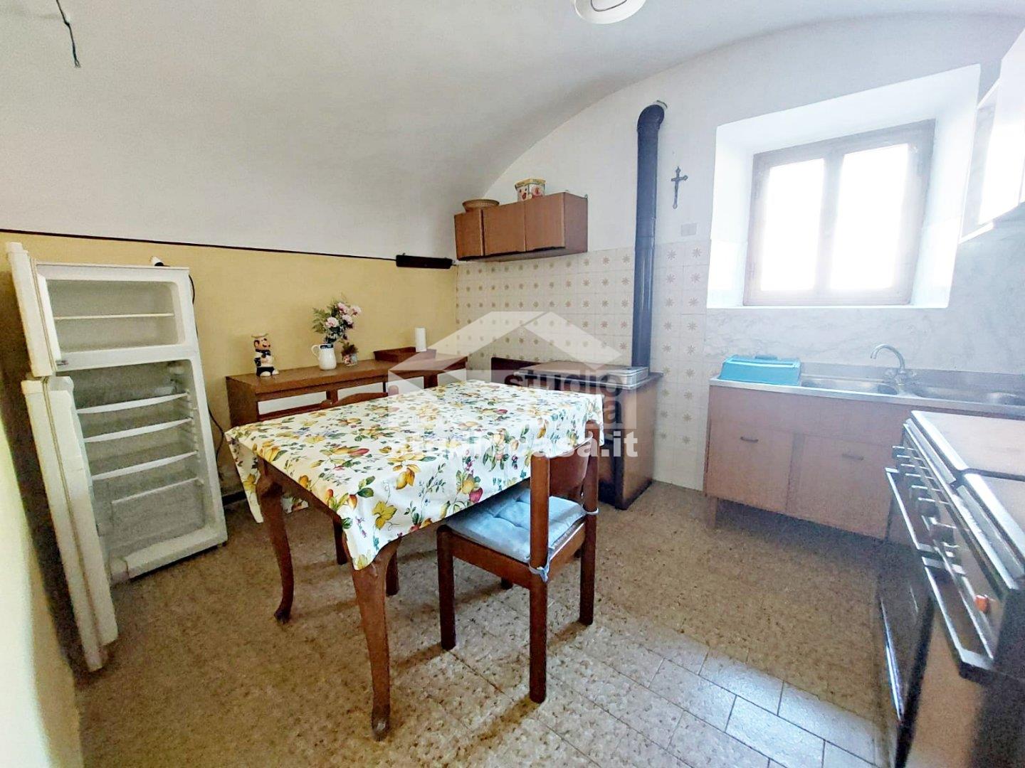 Casa Unifamiliare in vendita a Gorno