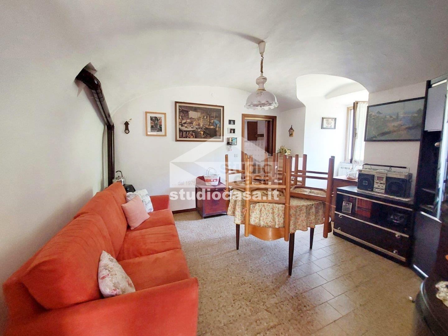 Casa Unifamiliare in vendita a Gorno