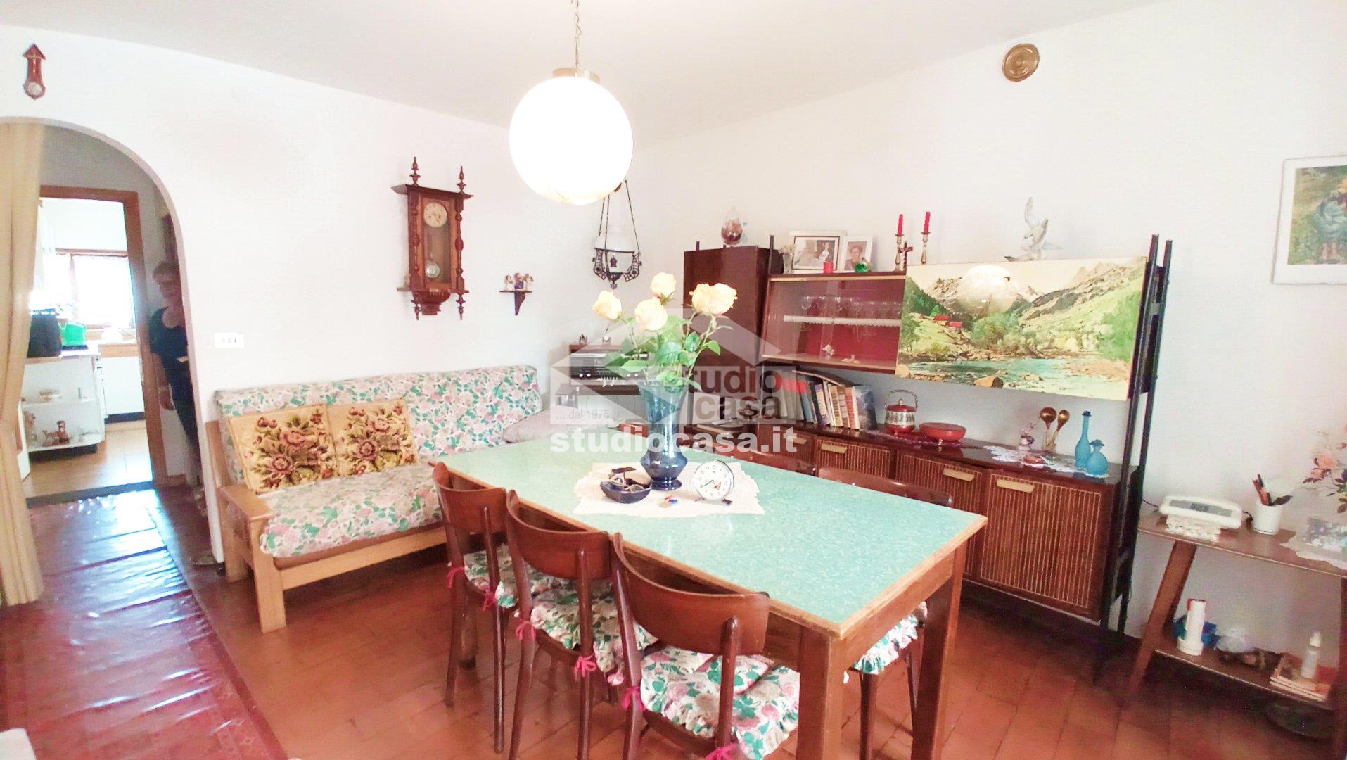 Casa Unifamiliare in vendita a Gorno