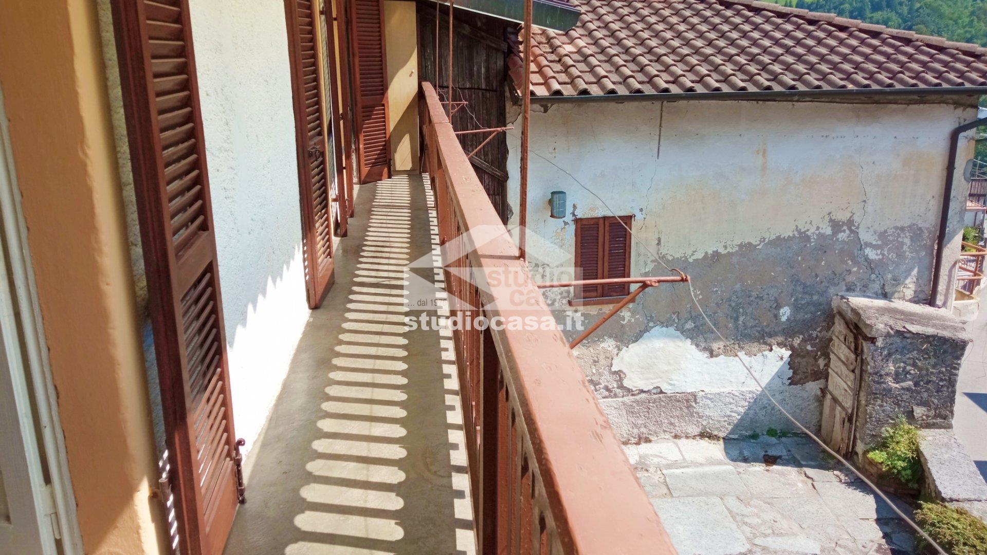 Casa Unifamiliare in vendita a Gorno