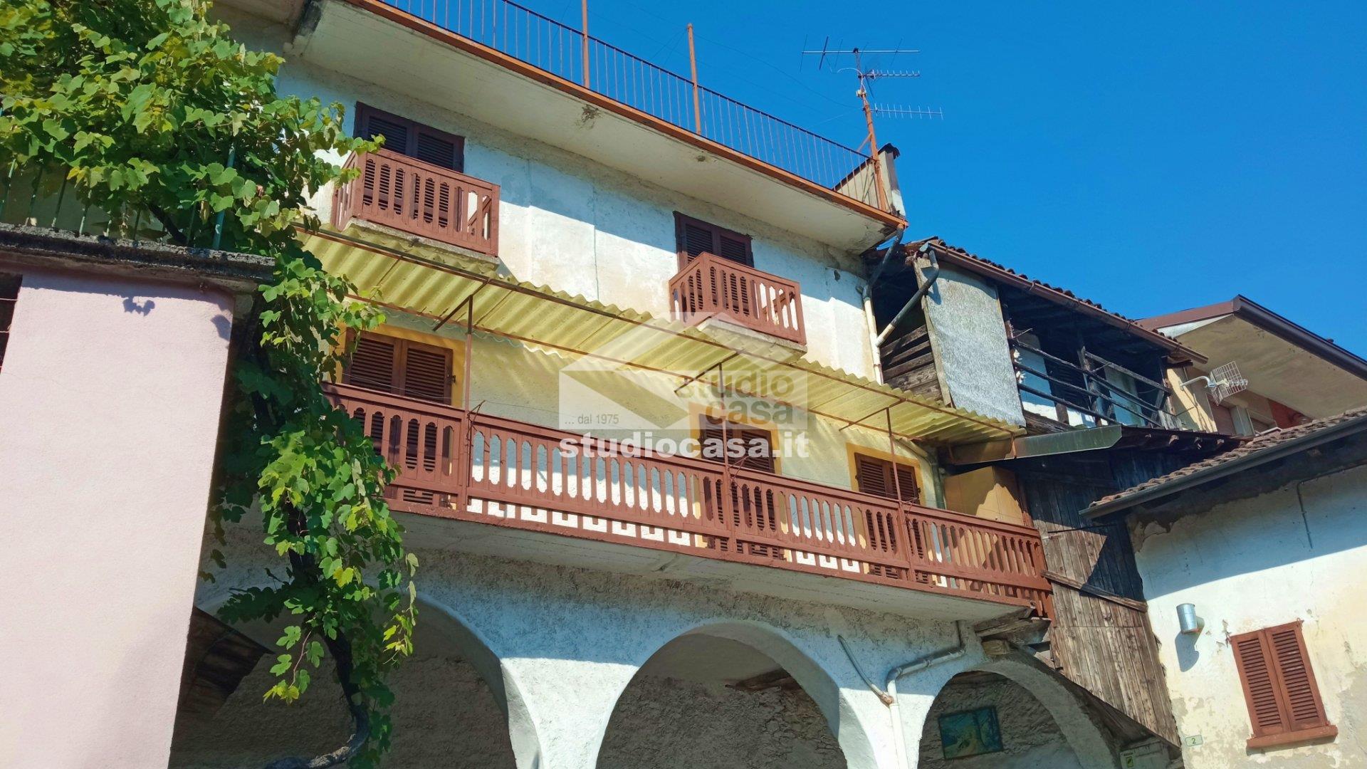 Casa Unifamiliare in vendita a Gorno