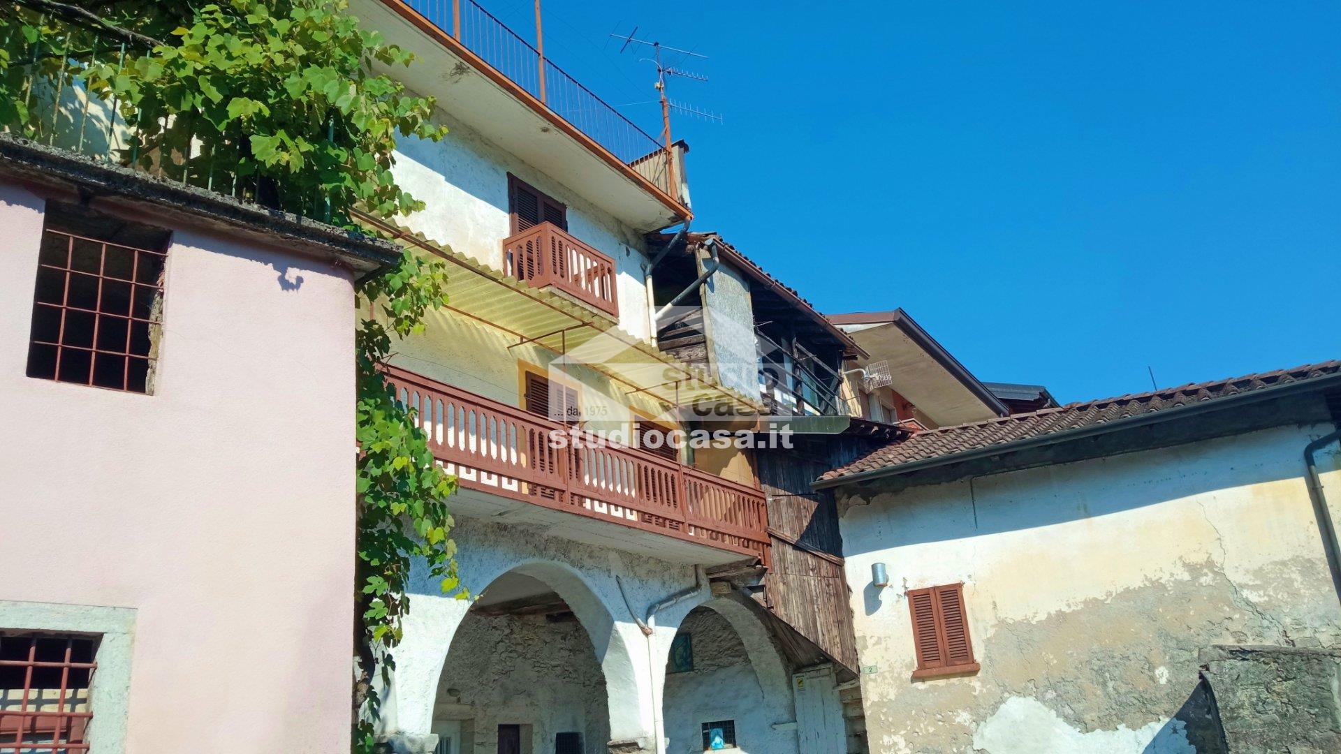 Casa Unifamiliare in vendita a Gorno