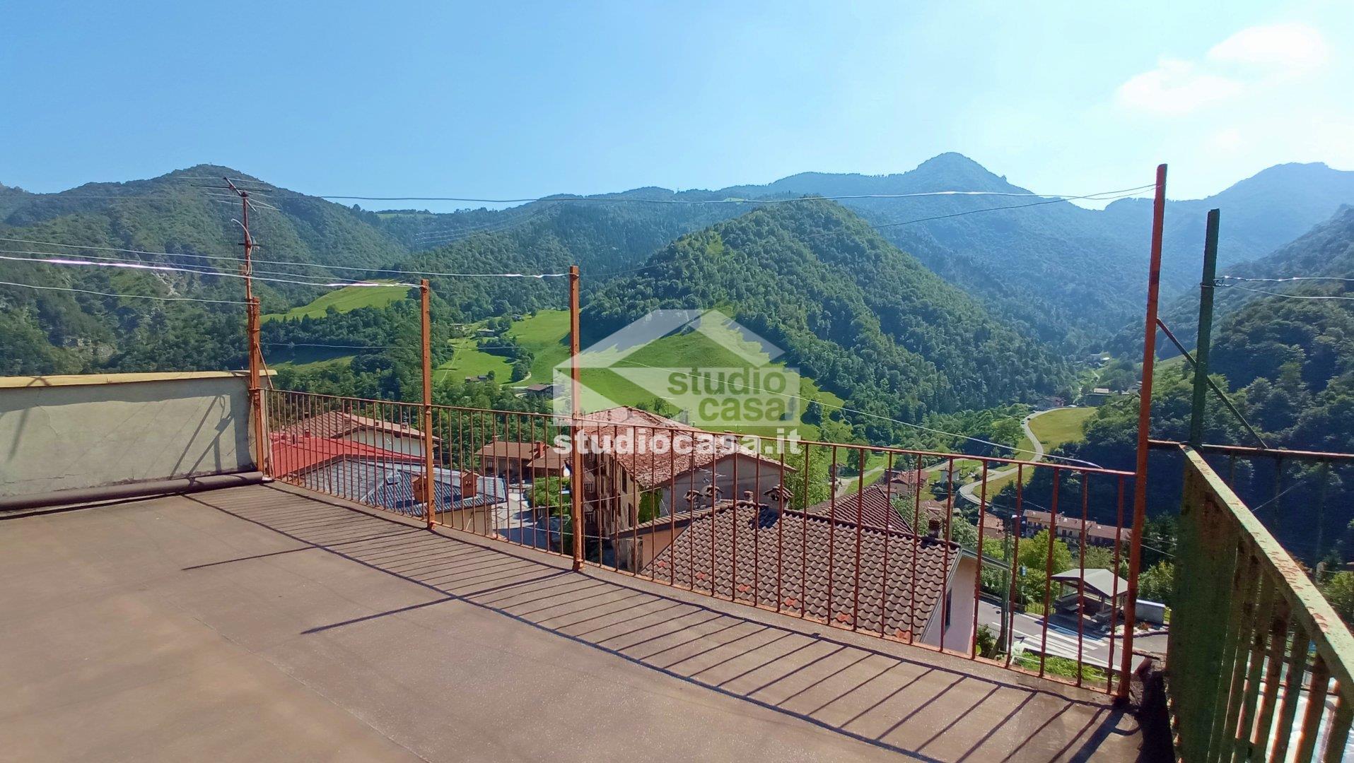 Casa Unifamiliare in vendita a Gorno