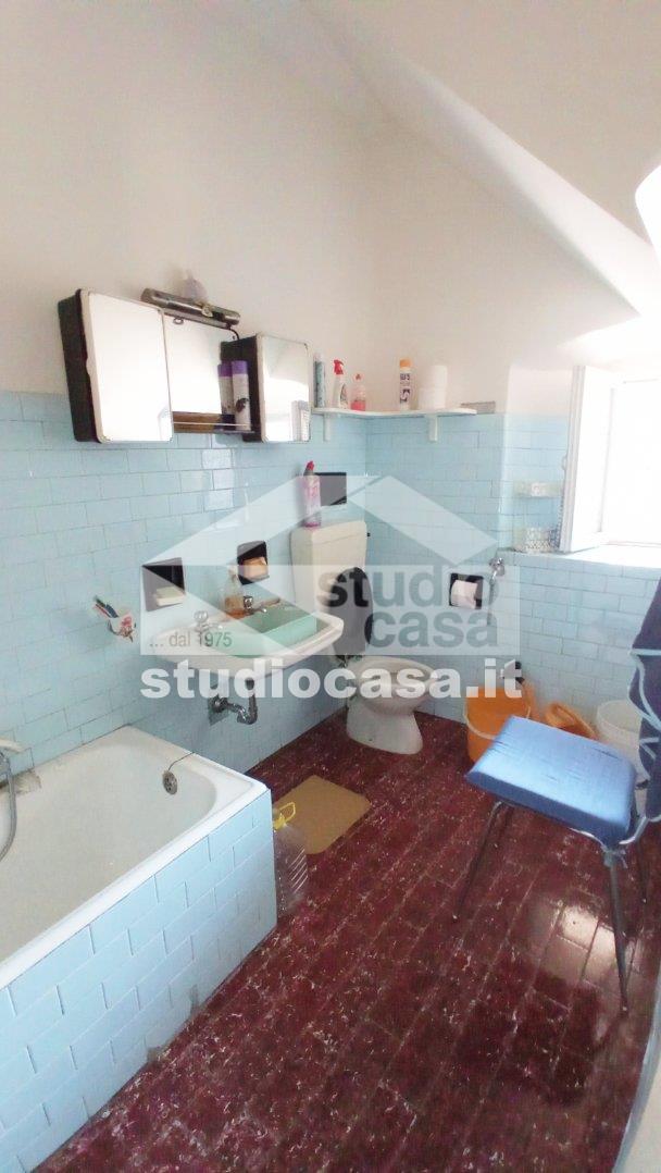 Casa Unifamiliare in vendita a Gorno