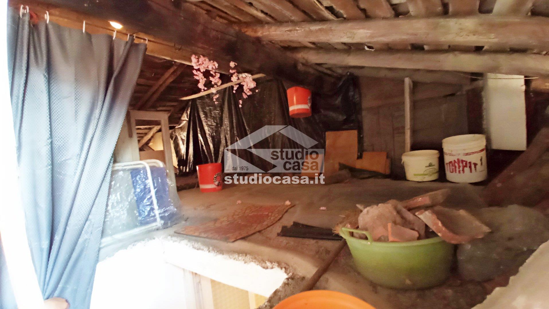 Casa Unifamiliare in vendita a Gorno
