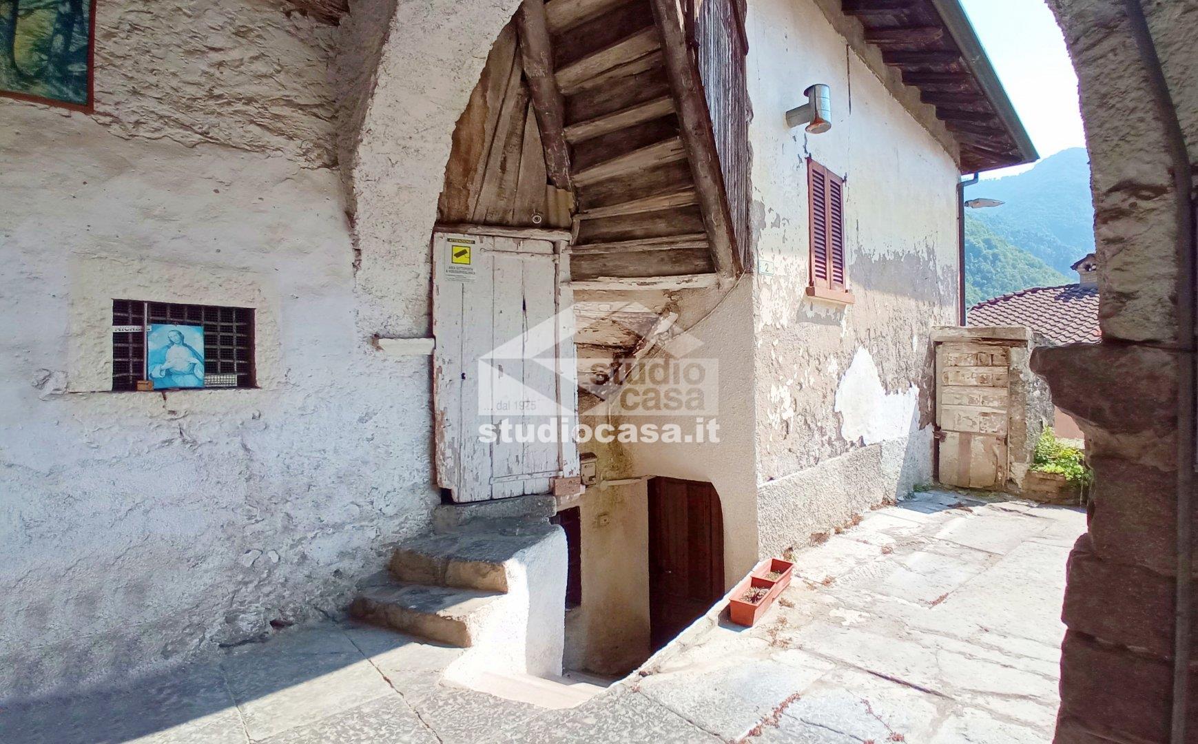 Casa Unifamiliare in vendita a Gorno