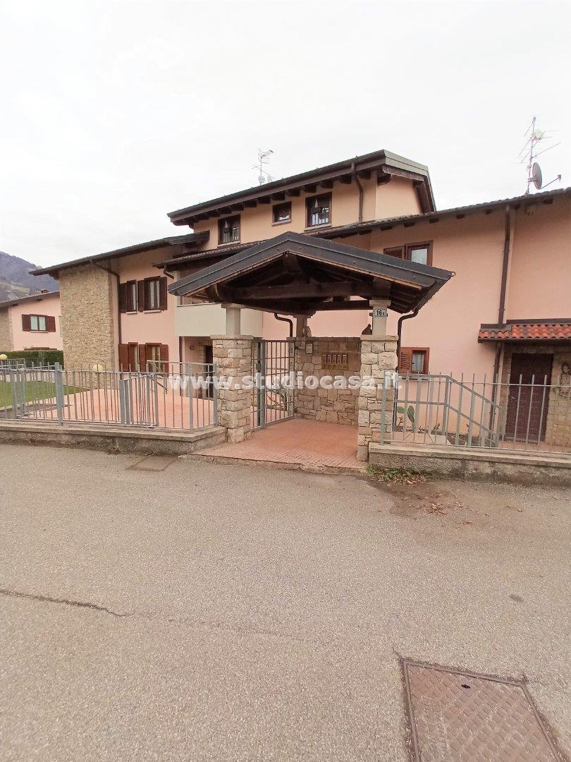 Box / Autorimessa in vendita a Premolo