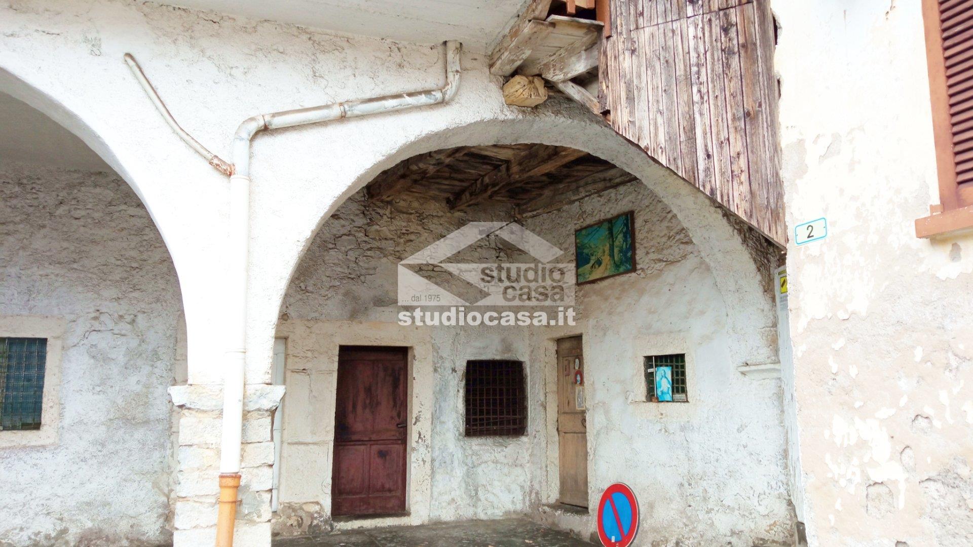 Casa Unifamiliare in vendita a Gorno