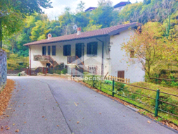 Appartamento in vendita a Ponte Nossa