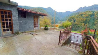 Casa Plurifamiliare in vendita a Gorno