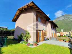 Villa a schiera di testa in vendita a Piario