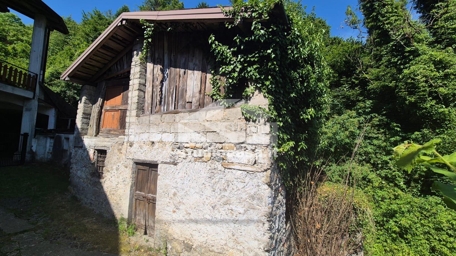 Casa Unifamiliare in vendita a Endine Gaiano