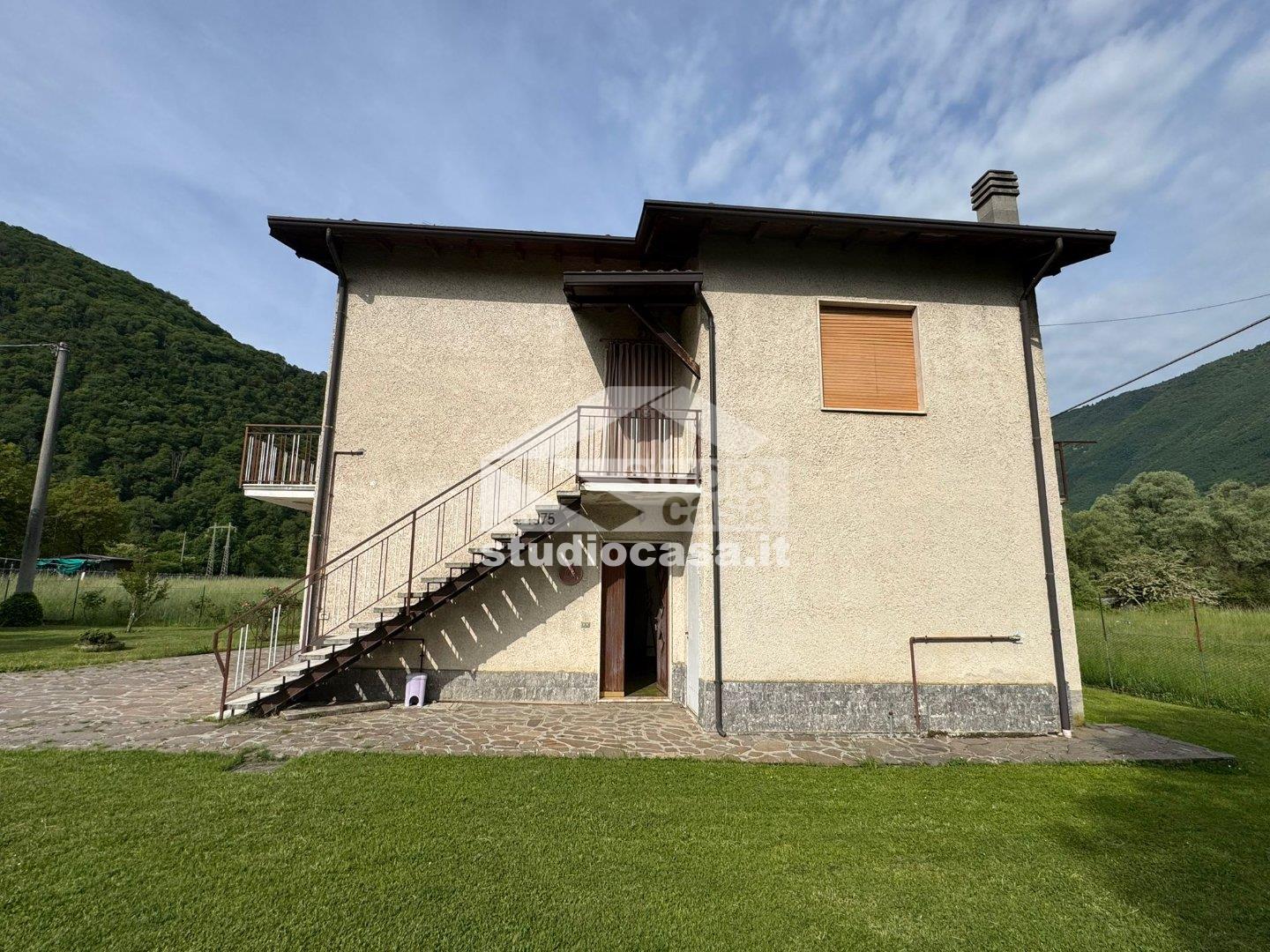 Appartamento in vendita a Endine Gaiano