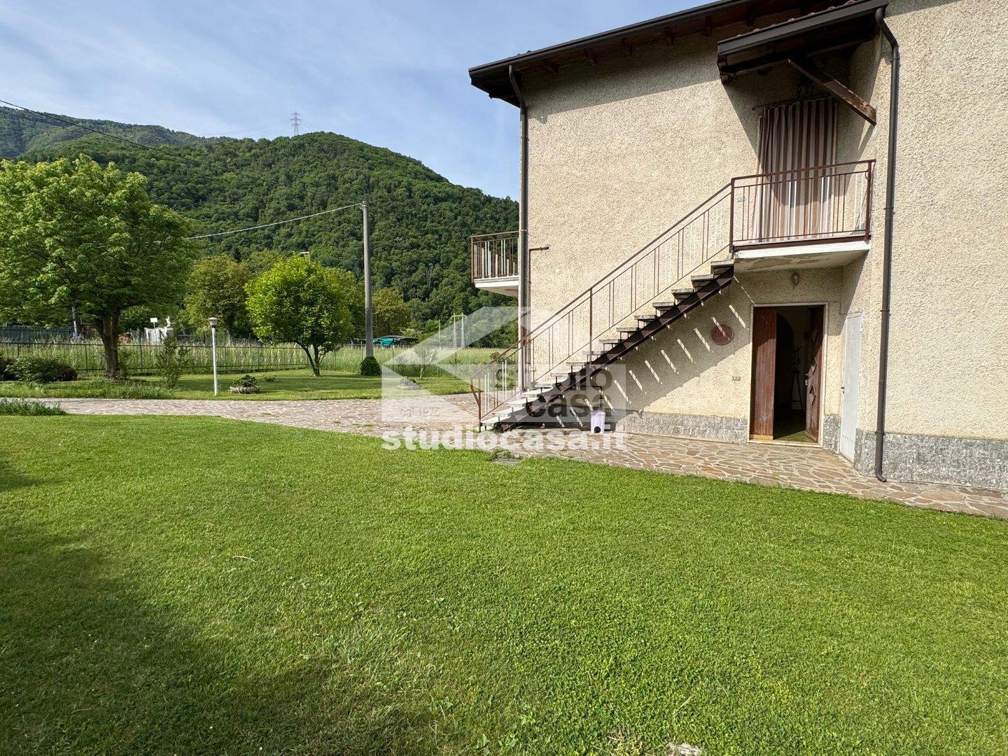 Appartamento in vendita a Endine Gaiano