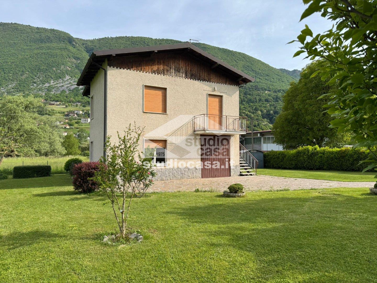 Appartamento in vendita a Endine Gaiano
