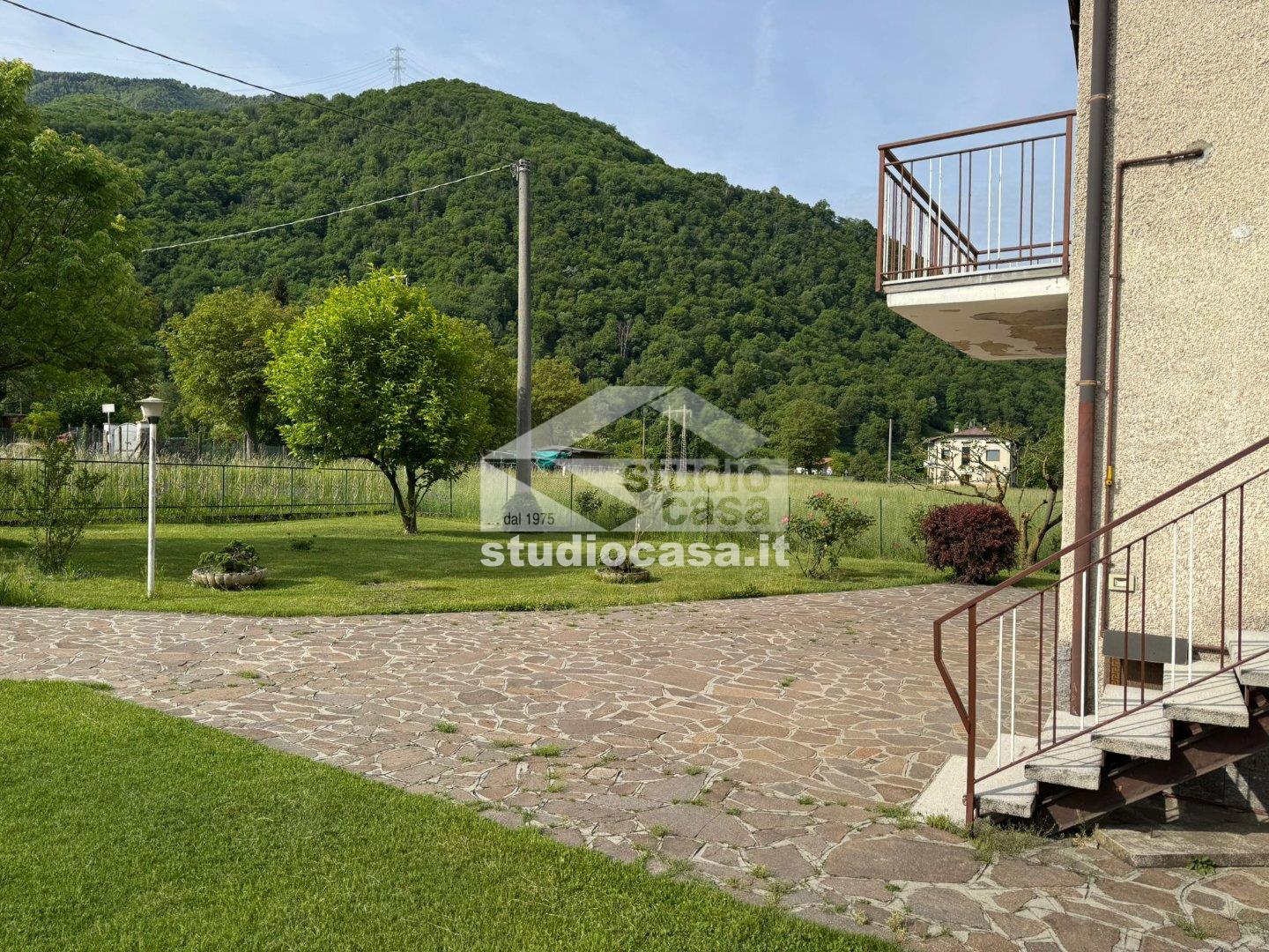 Appartamento in vendita a Endine Gaiano