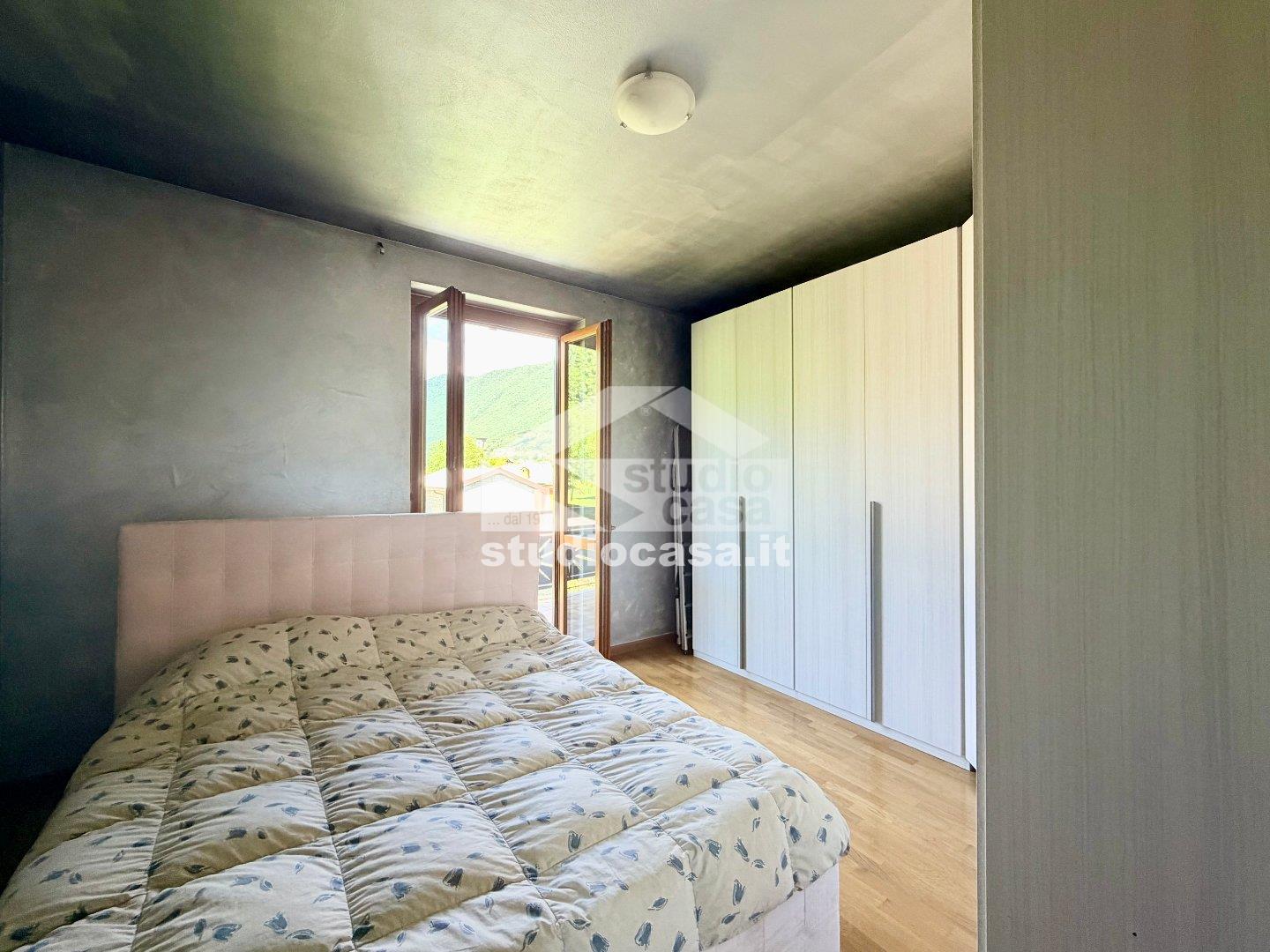 Villa a schiera di testa in vendita a Endine Gaiano