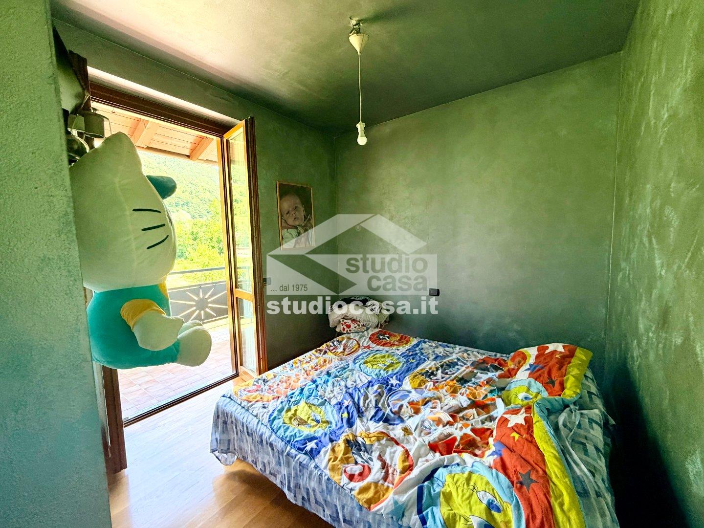 Villa a schiera di testa in vendita a Endine Gaiano