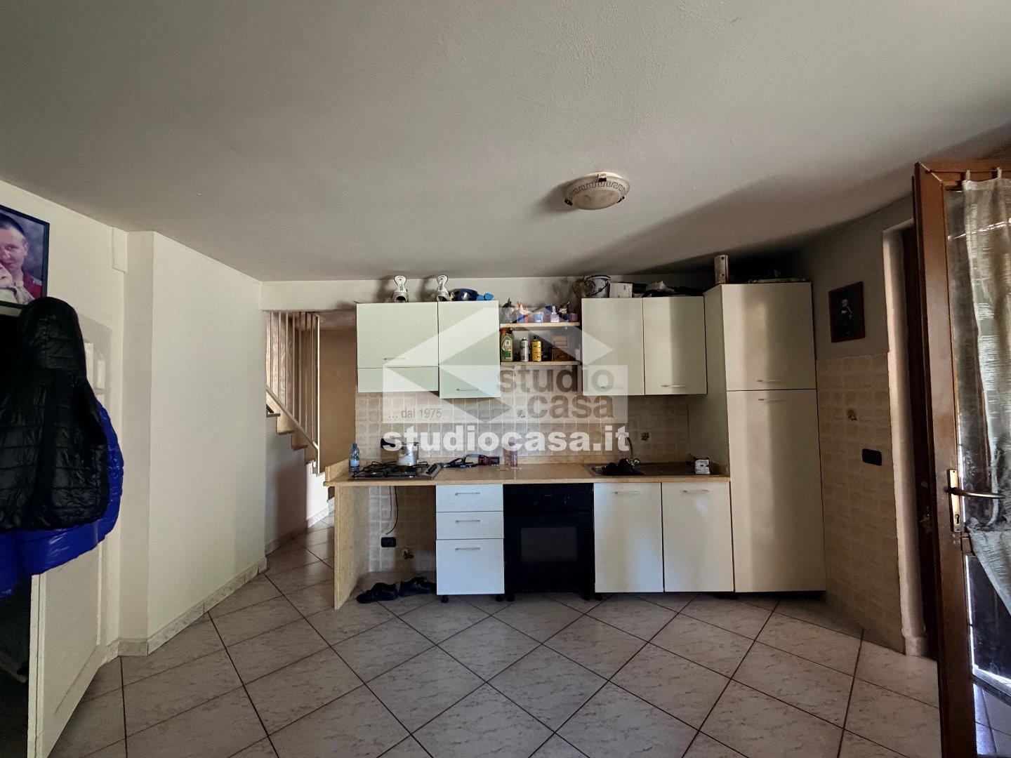 Villa a schiera di testa in vendita a Endine Gaiano