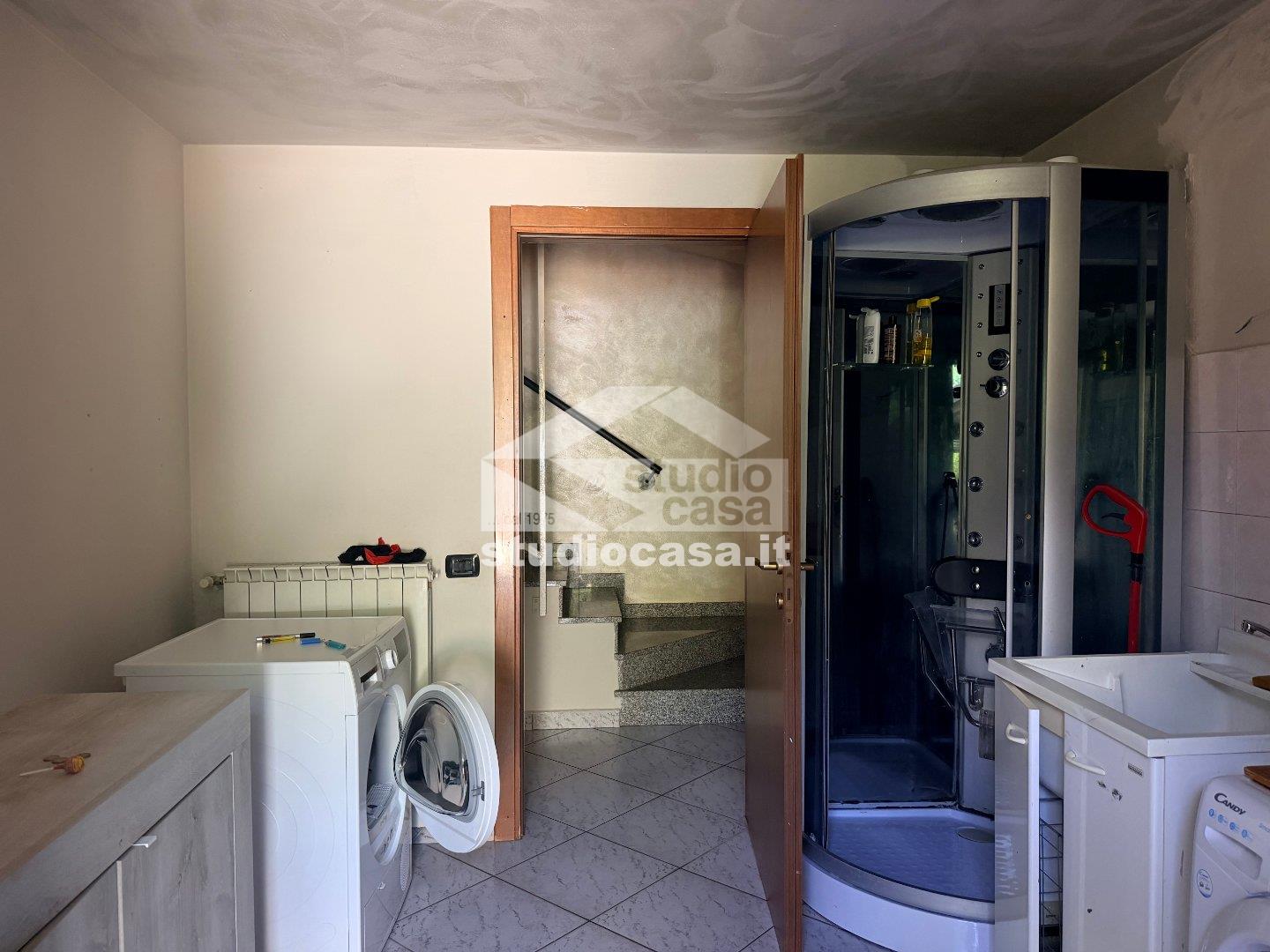 Villa a schiera di testa in vendita a Endine Gaiano