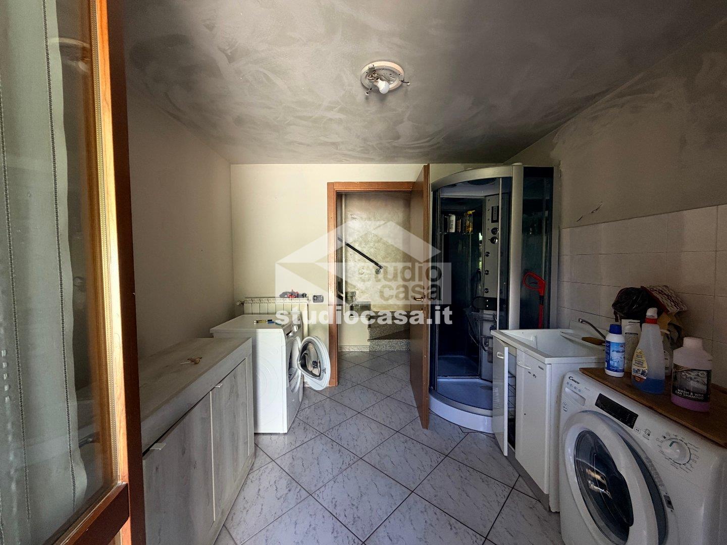 Villa a schiera di testa in vendita a Endine Gaiano