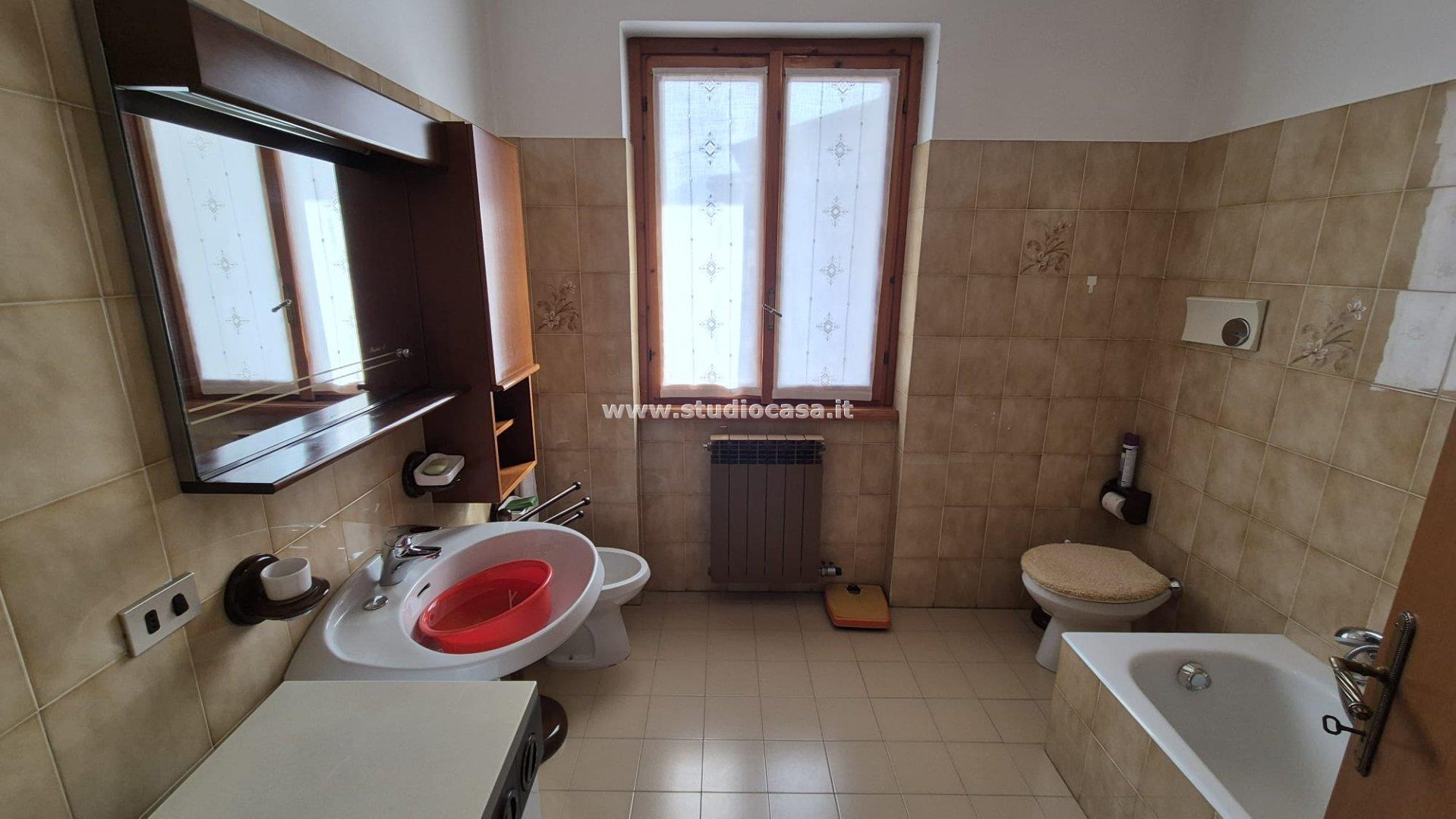 Appartamento in vendita a Endine Gaiano