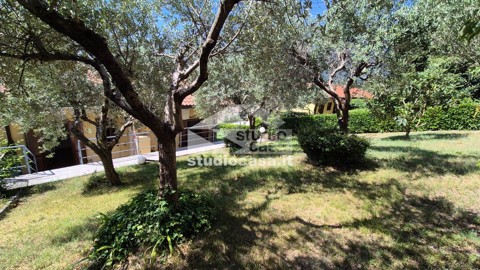 Villa a schiera in vendita a Riva di Solto