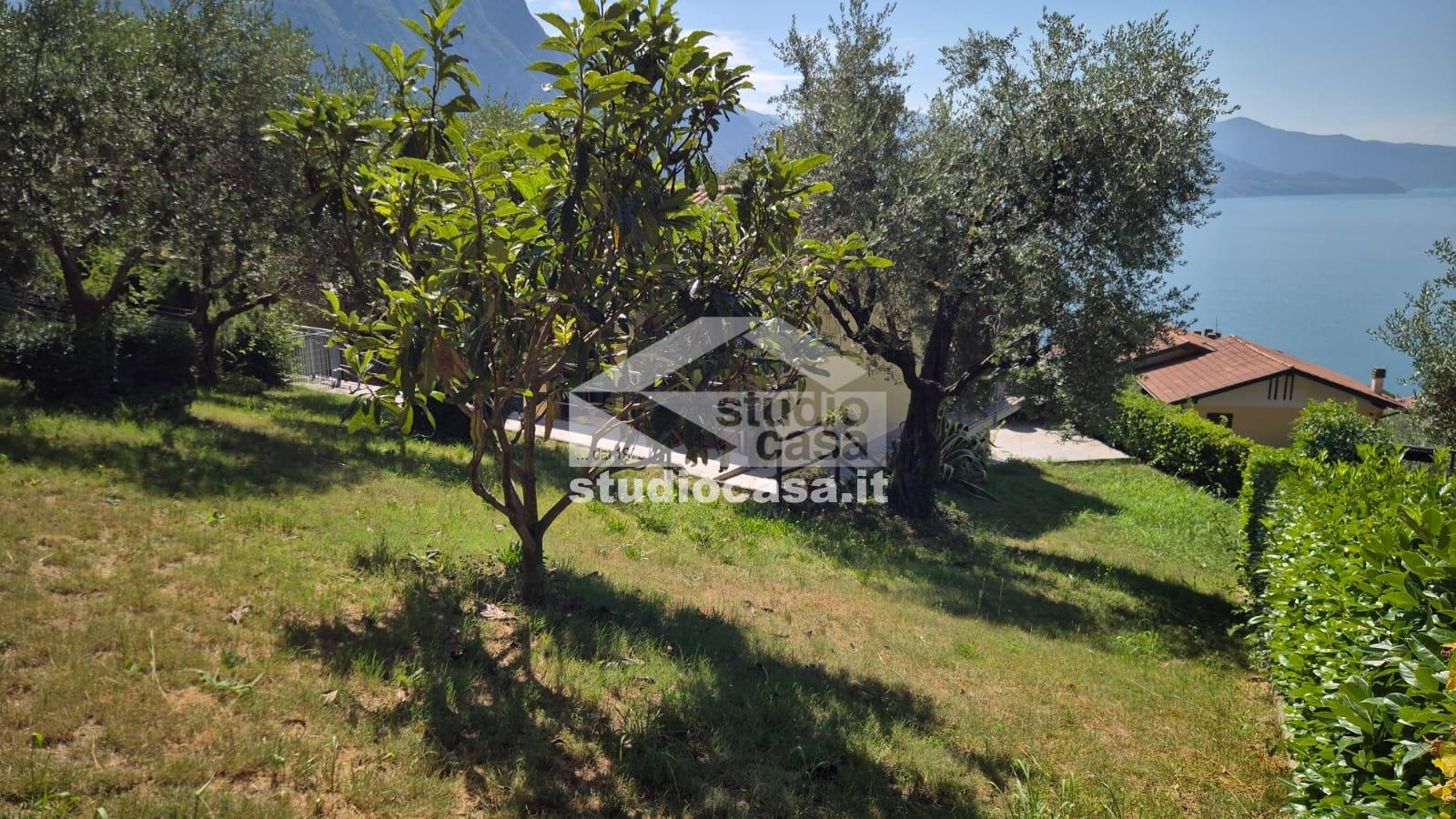 Villa a schiera in vendita a Riva di Solto