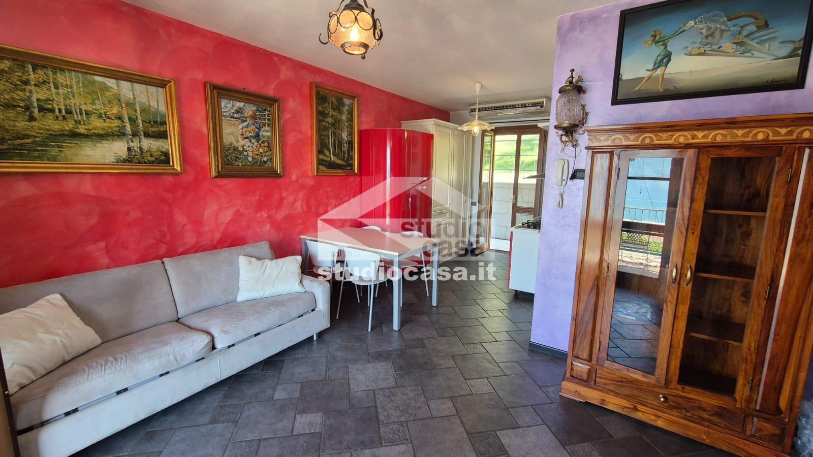 Villa a schiera in vendita a Riva di Solto