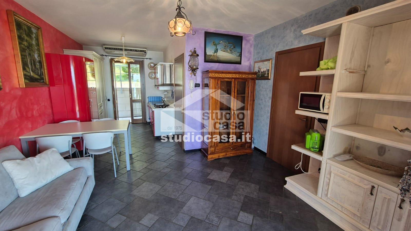 Villa a schiera in vendita a Riva di Solto