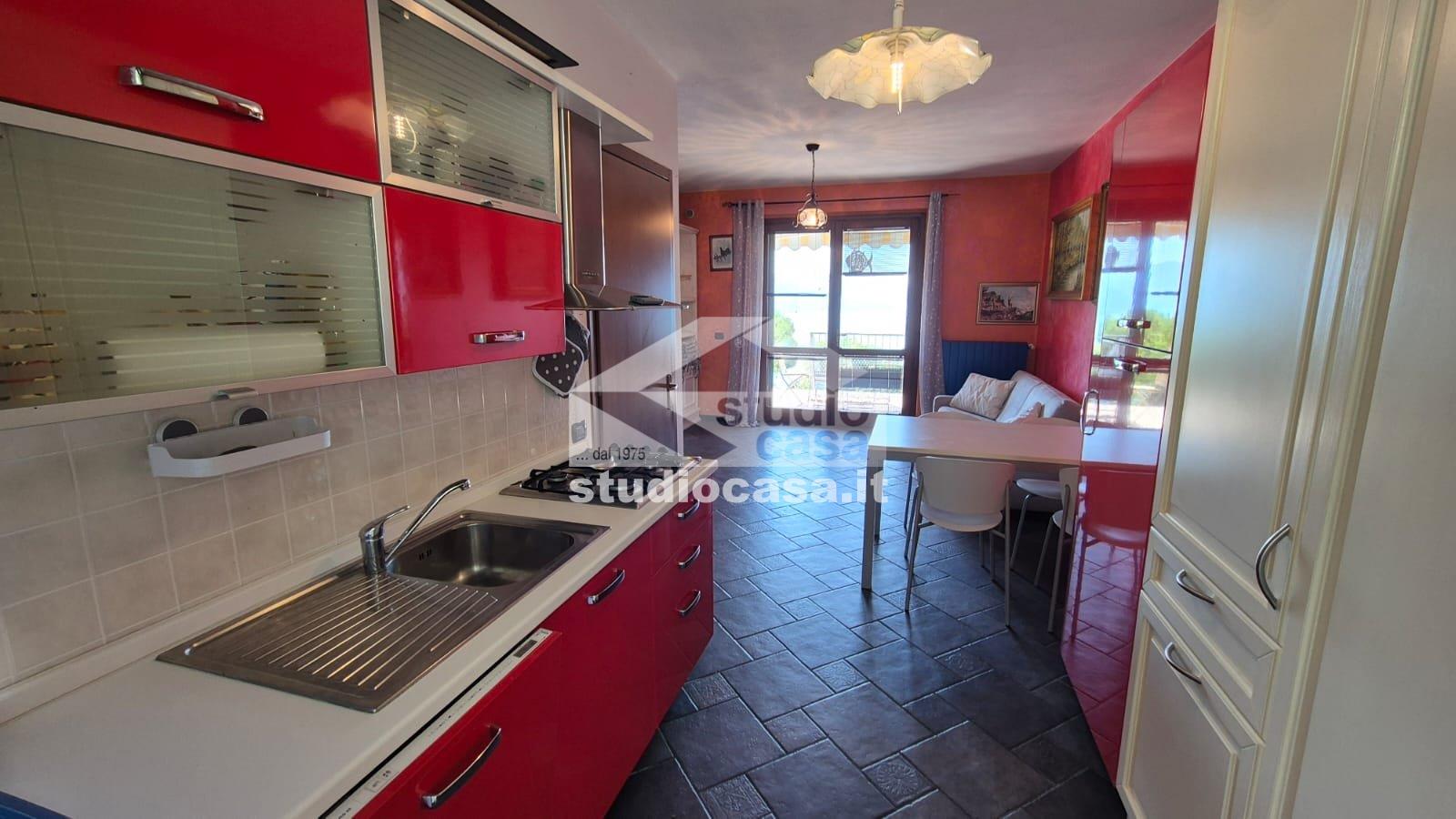 Villa a schiera in vendita a Riva di Solto