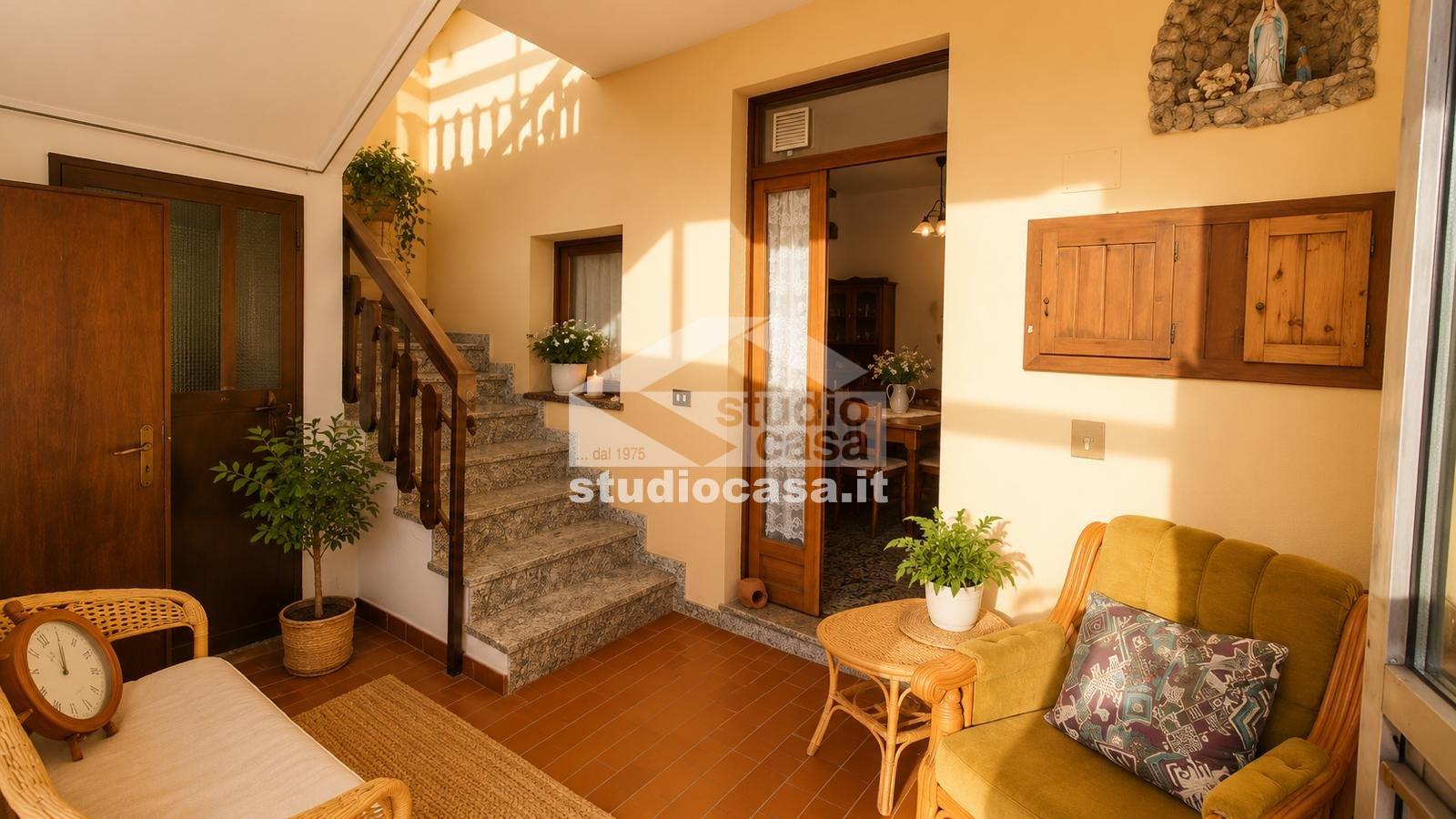 Casa Unifamiliare in vendita a Solto Collina