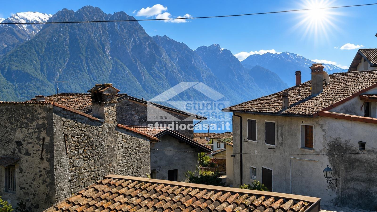 Casa Unifamiliare in vendita a Solto Collina