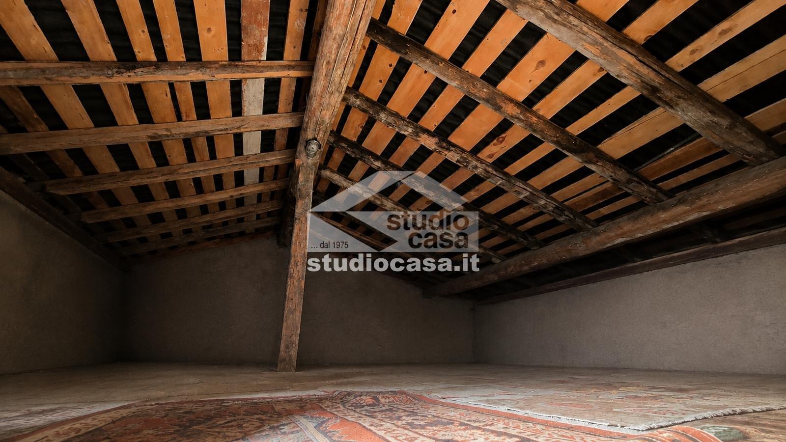 Casa Unifamiliare in vendita a Solto Collina