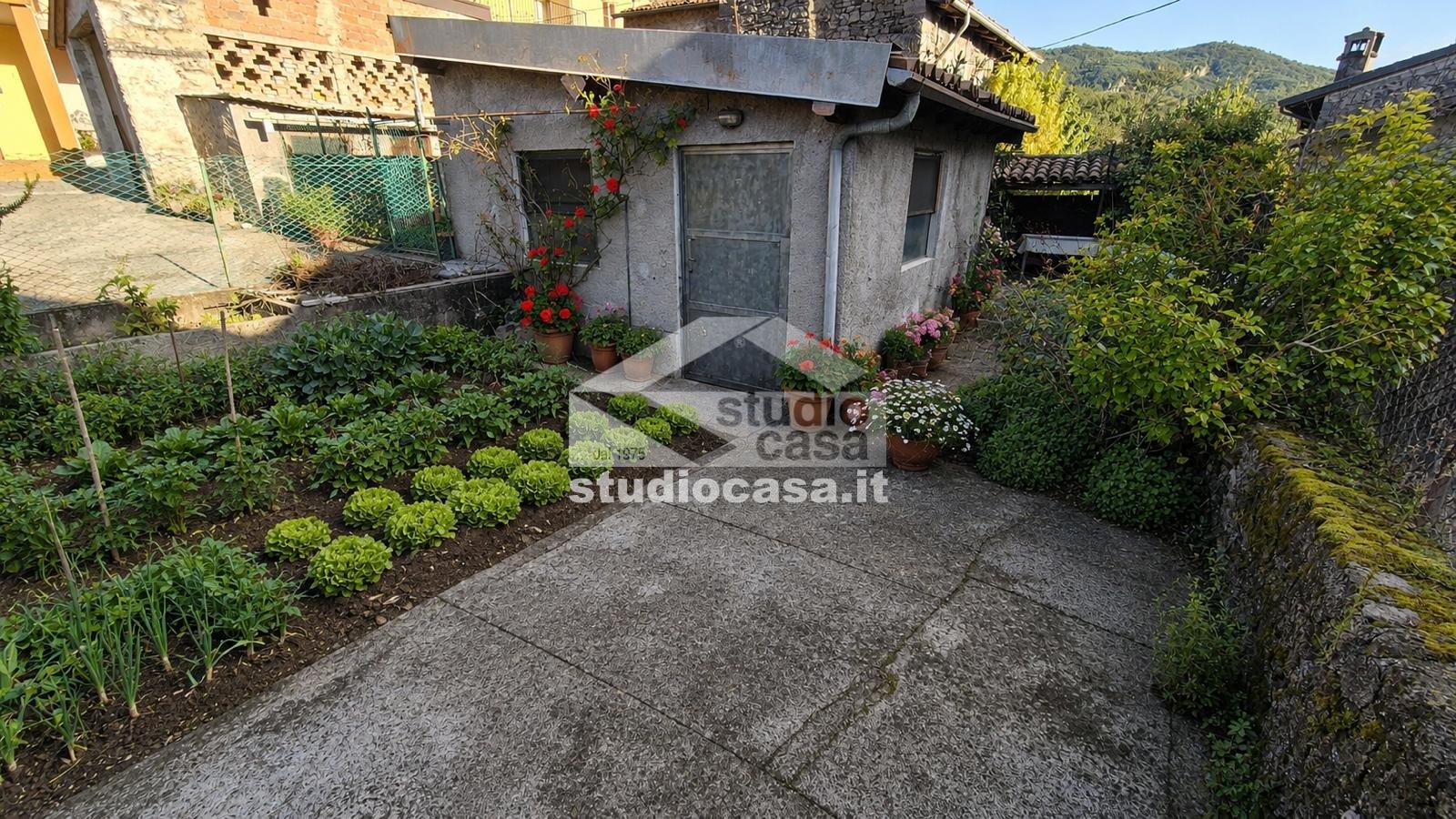 Casa Unifamiliare in vendita a Solto Collina