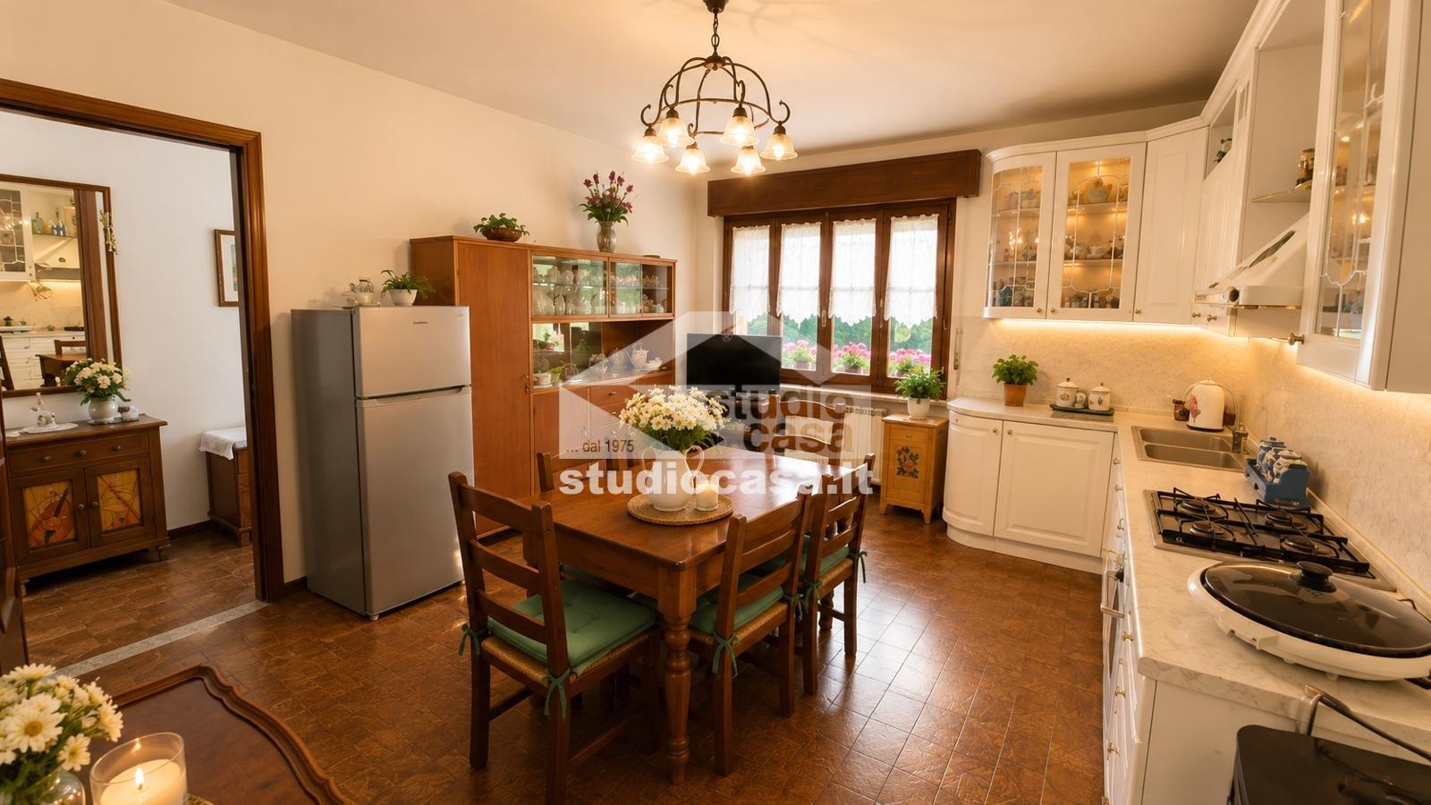 Casa Unifamiliare in vendita a Solto Collina