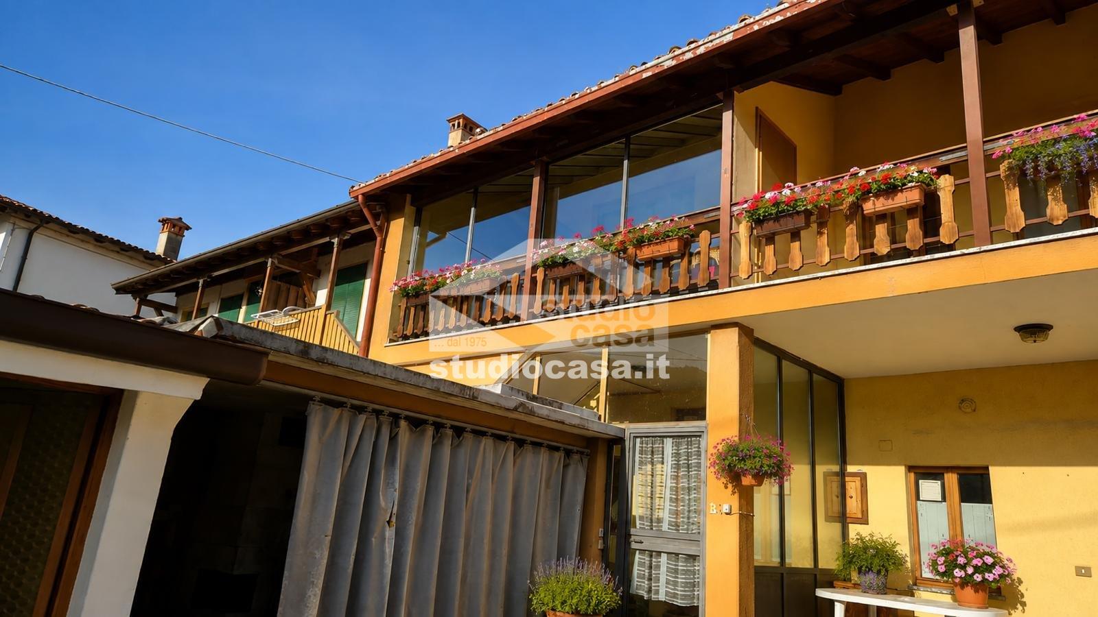Casa Unifamiliare in vendita a Solto Collina