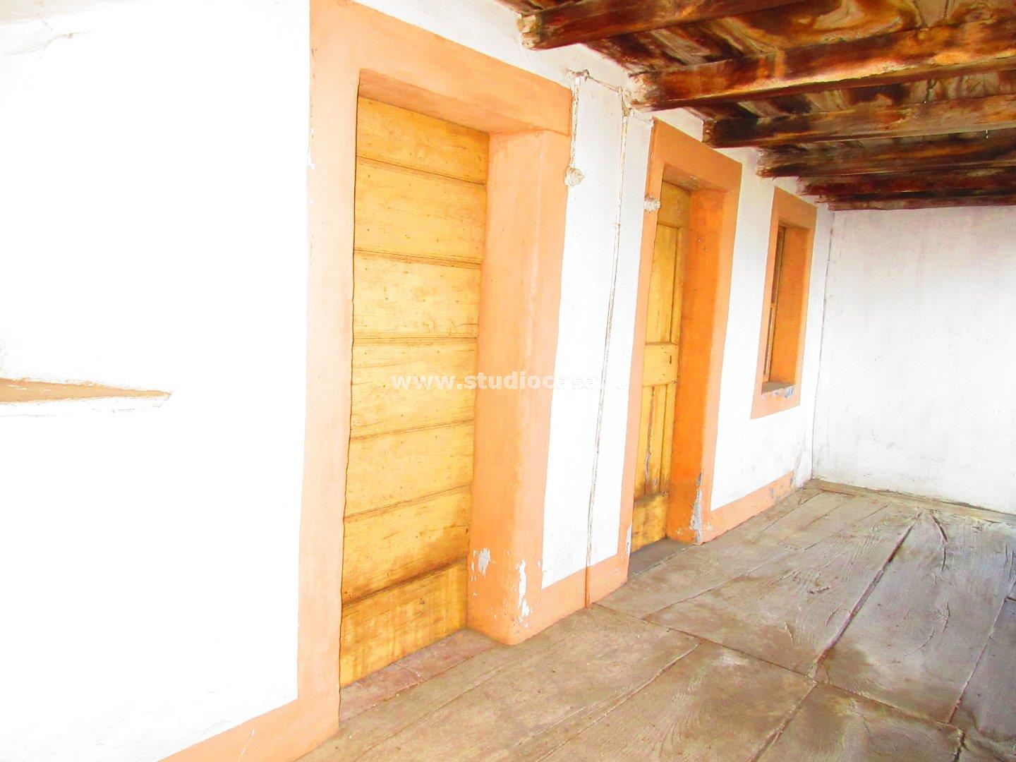 Casa Rustica in vendita a Costa Volpino