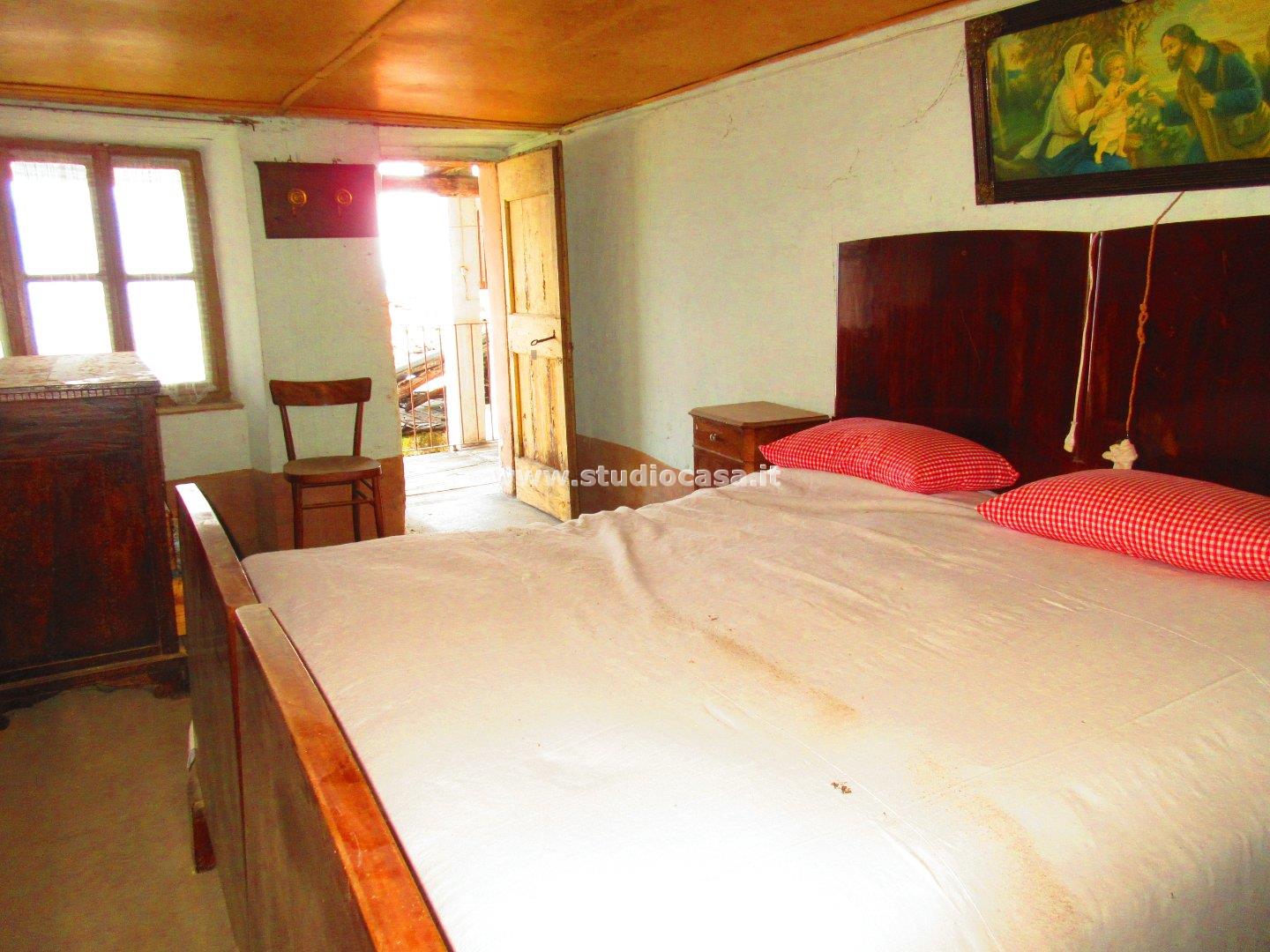 Casa Rustica in vendita a Costa Volpino