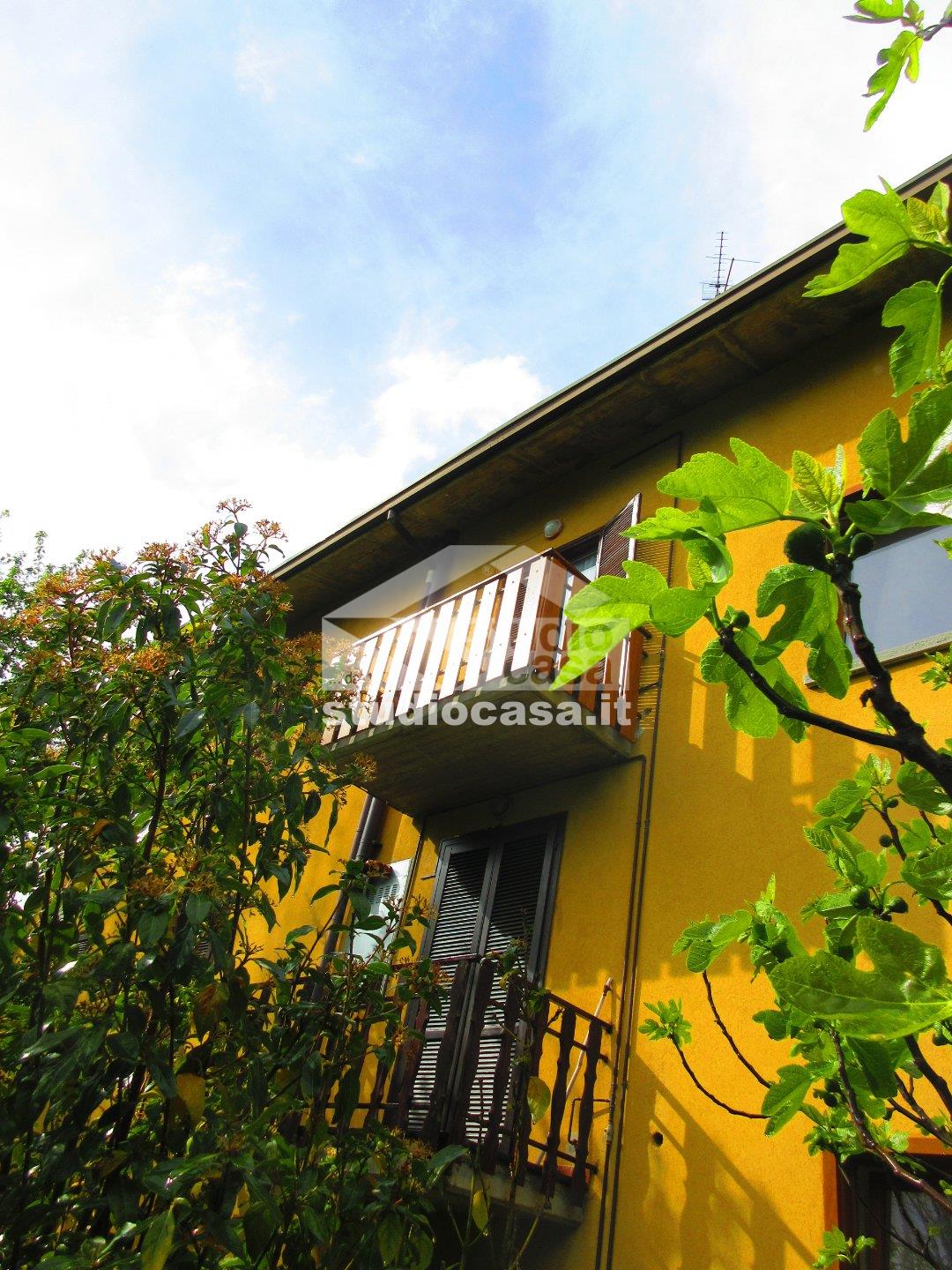 Appartamento in vendita a Solto Collina