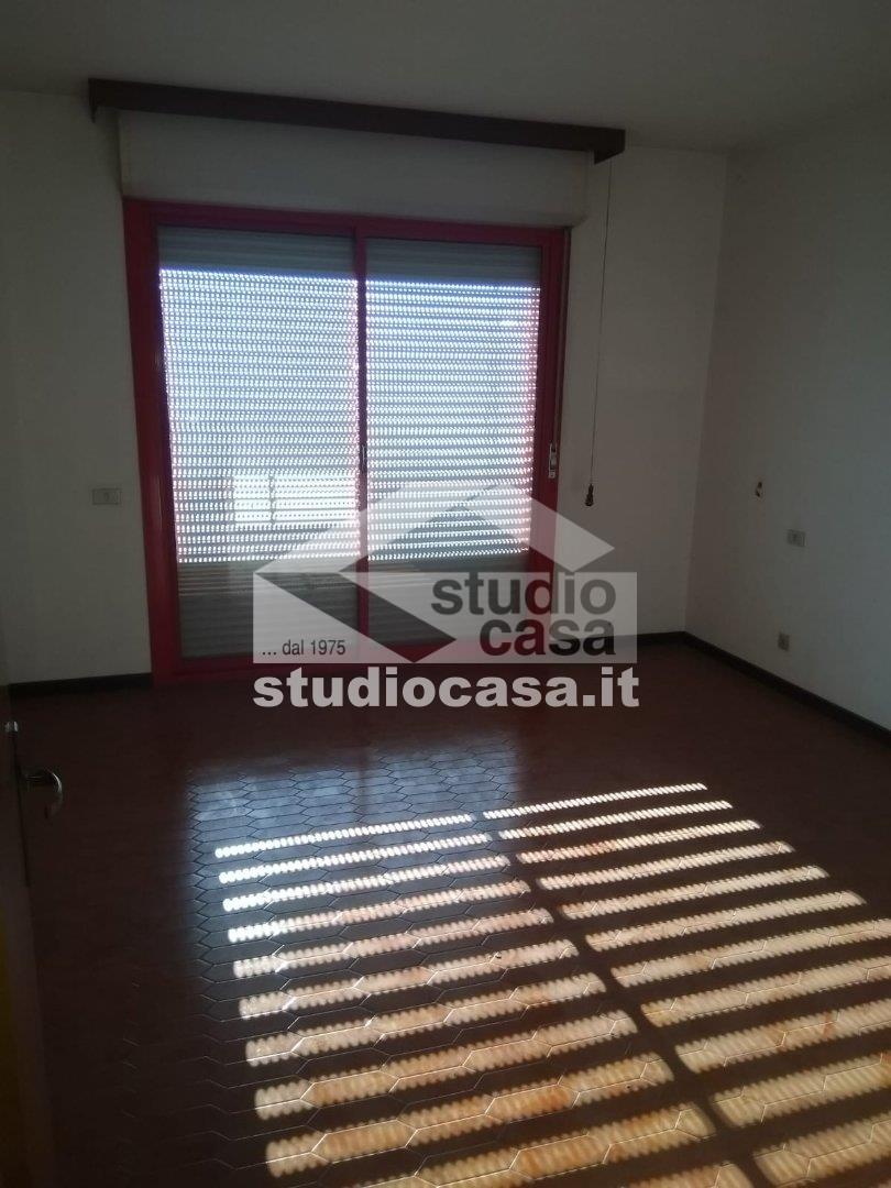 Villa a schiera di testa in vendita a Costa Volpino