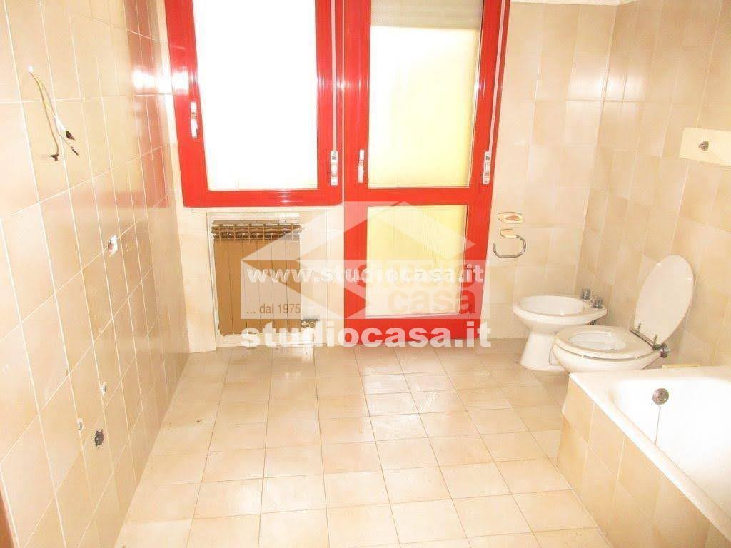 Villa a schiera di testa in vendita a Costa Volpino