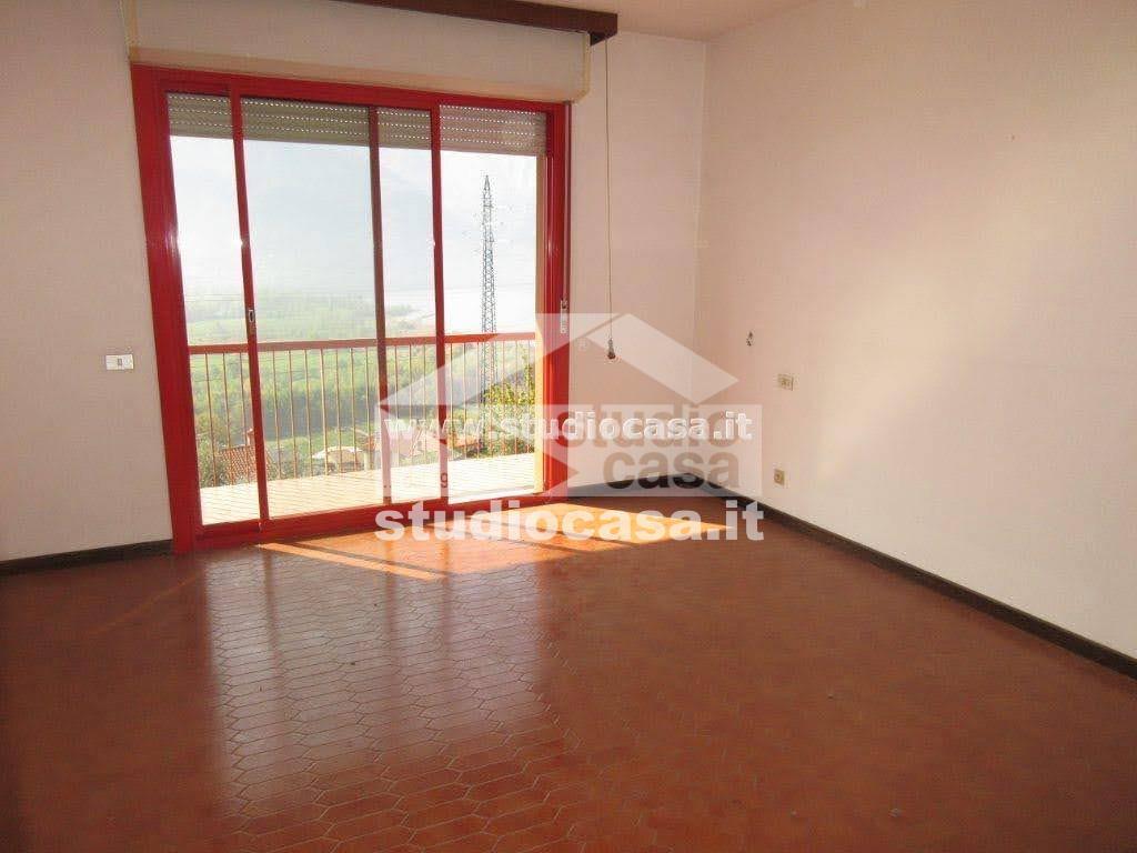 Villa a schiera di testa in vendita a Costa Volpino