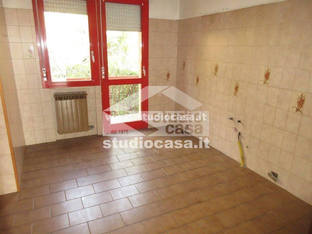 Villa a schiera di testa in vendita a Costa Volpino