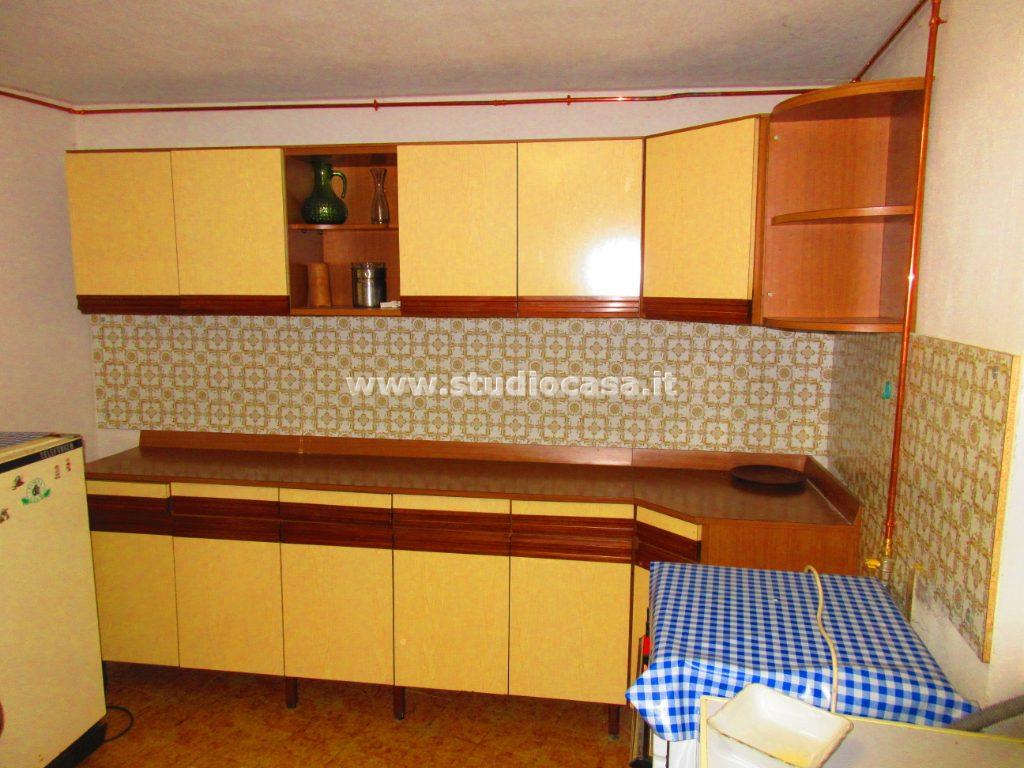 Casa Colonica in vendita a Rogno