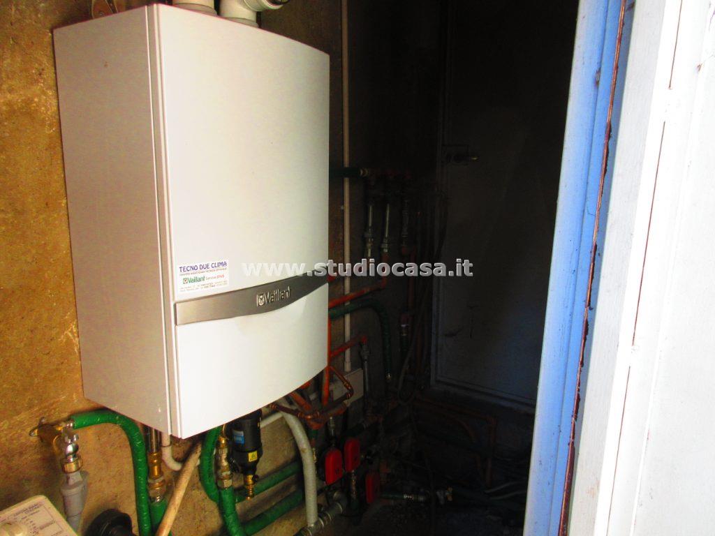 Casa Colonica in vendita a Rogno