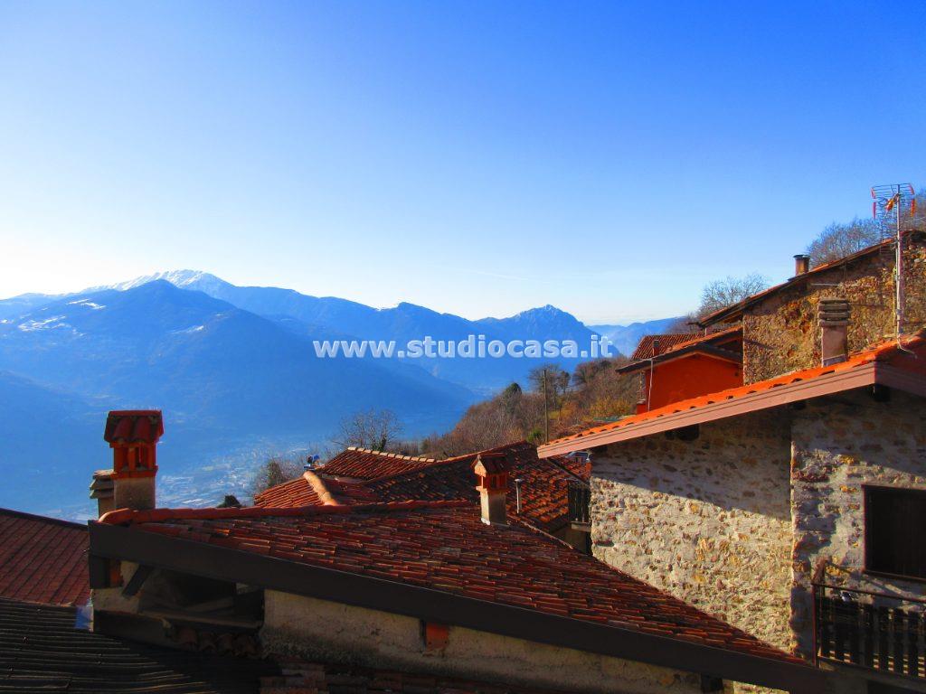 Casa Colonica in vendita a Rogno